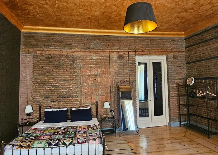 Old Gold Apartment